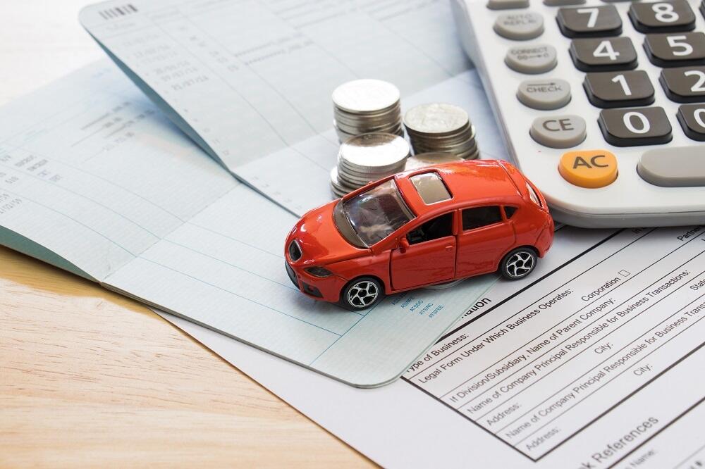 Autoverzekering op naam van ouders; stoer of stom?
